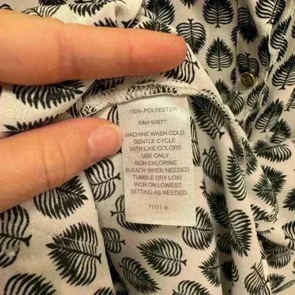 Liz Claiborne women’s button down sleeveless blouse white and black size medium - Picture 7 of 10